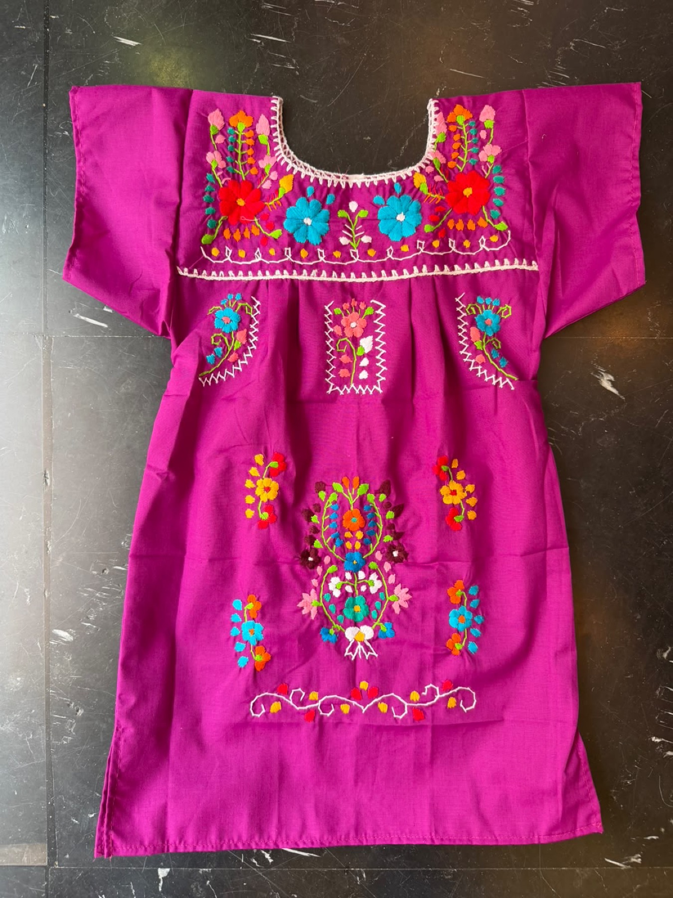 Vestido niña bordado · Tallas disponibles: 1, 2, 3, 4, 6, 8, 10 y 12 · Color: según foto