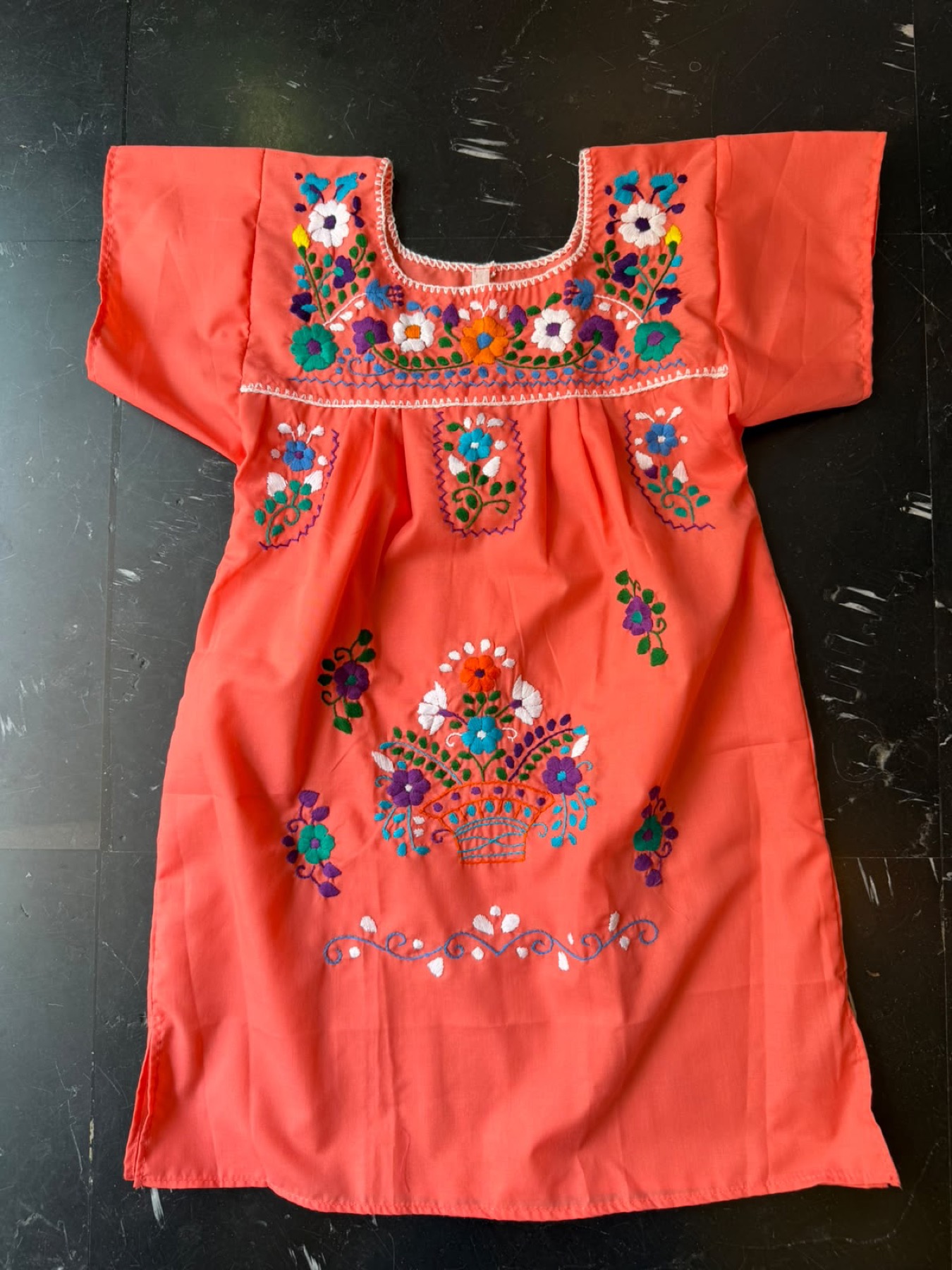 Vestido niña bordado · Tallas disponibles: 1, 2, 3, 4, 6, 8, 10 y 12 · Color: según foto